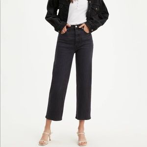 Levi’s Premium Ribcage Straight Ankle Jeans 28x27
